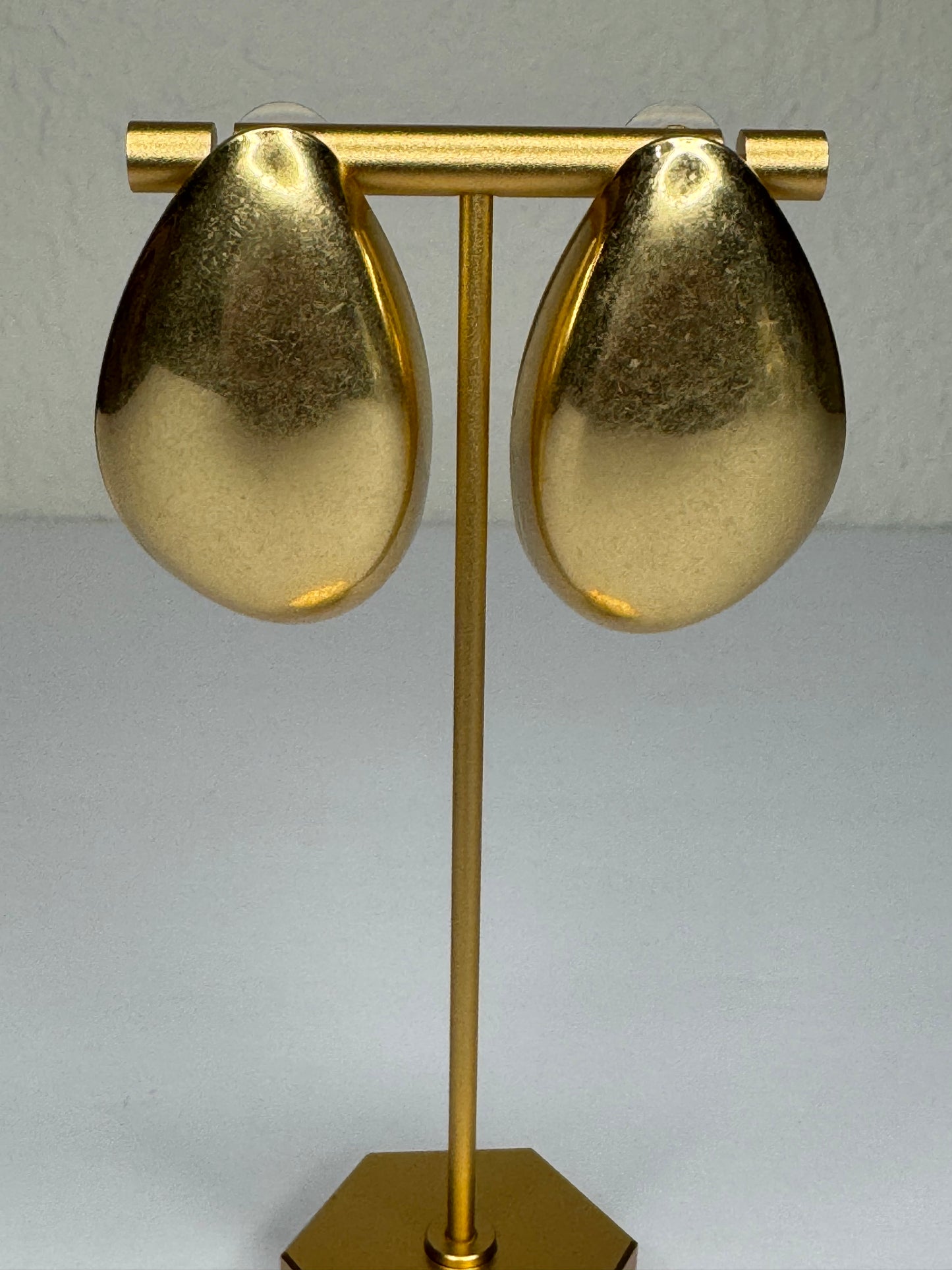 Oval Gold Studs