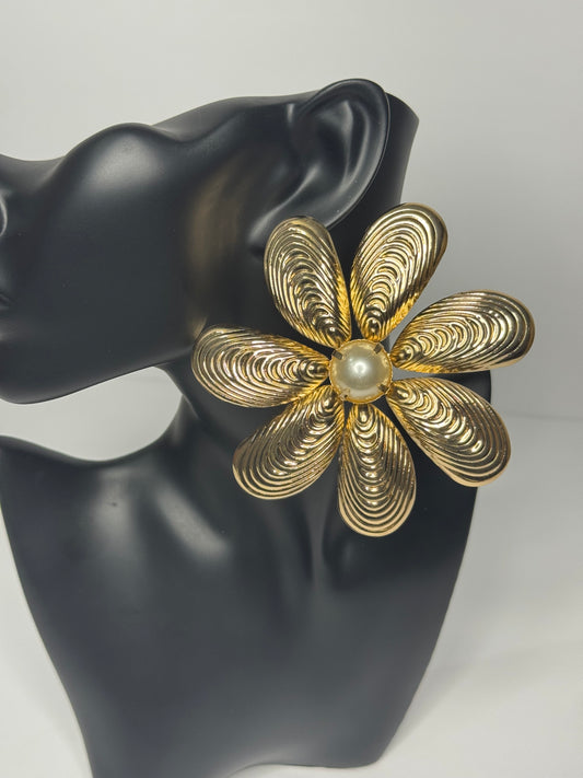 Golden Petal Pearls