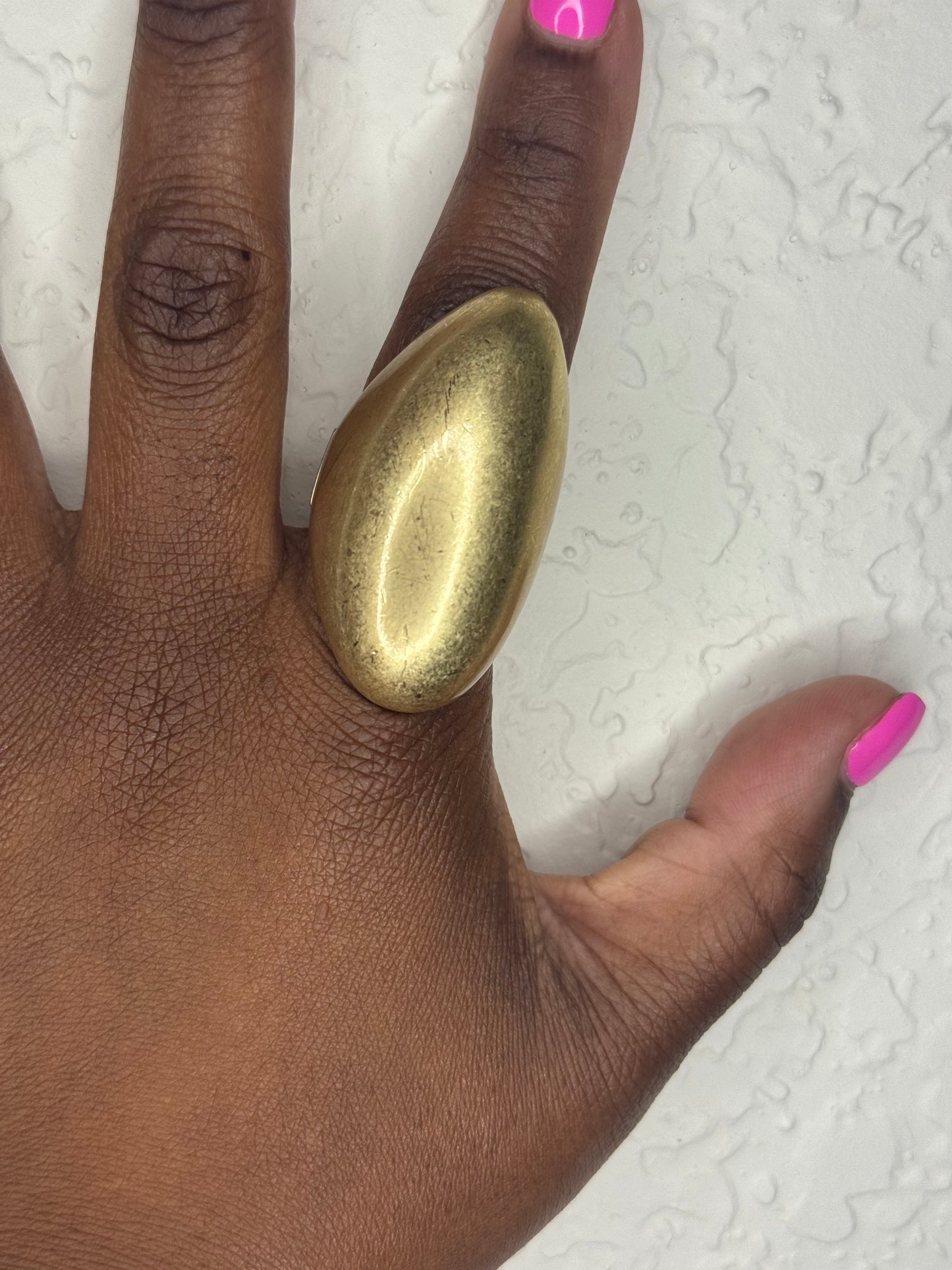 Oval Shape Gold Stretch Ring