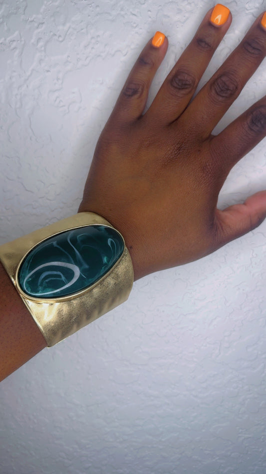 Stone Cuff Bracelet (Green)