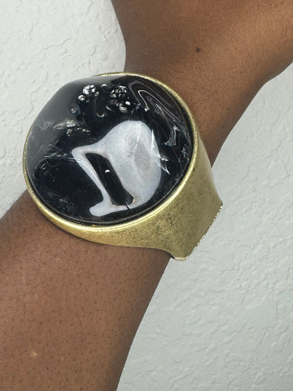 Round Stone Cuff Bracelet (Black)